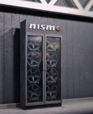 Cartrix - Cabinet with Tires 'Nismo' - 1:64 Scale
