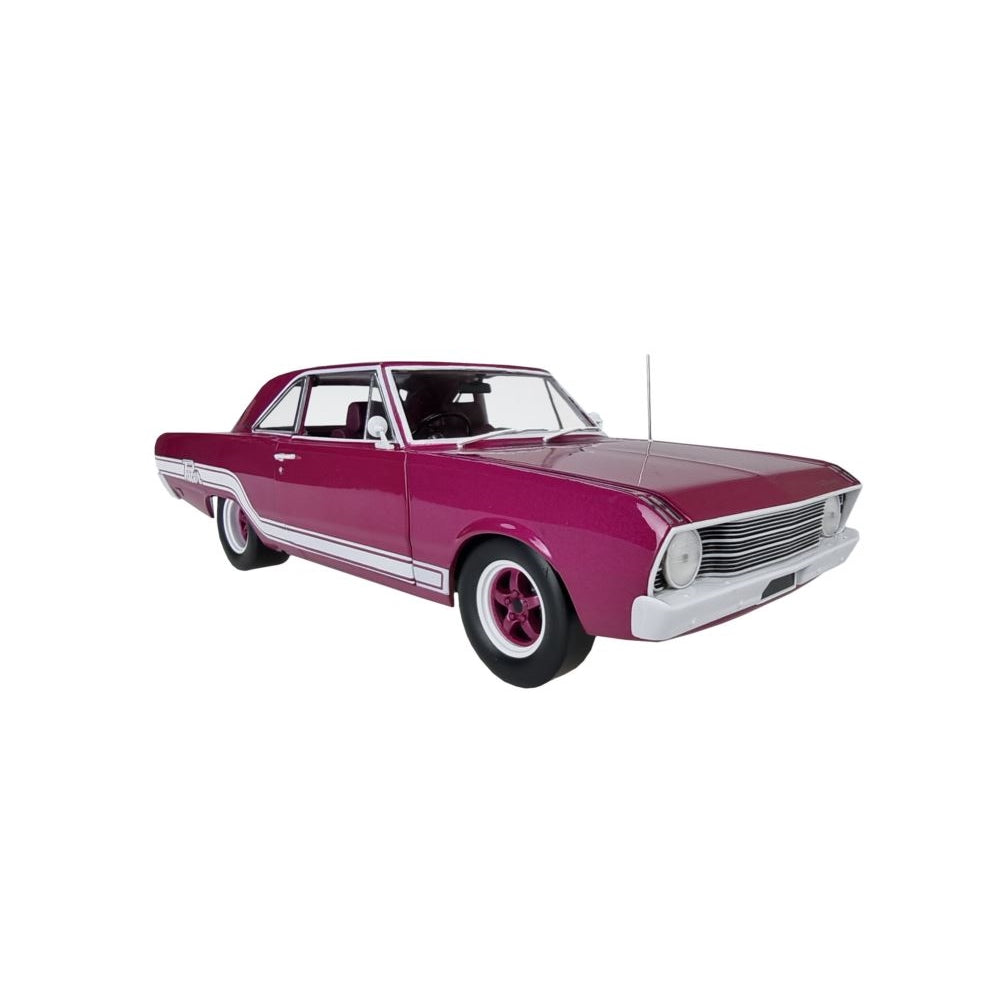 DDA - 1969 VF Valiant Magenta - 1:18 Scale