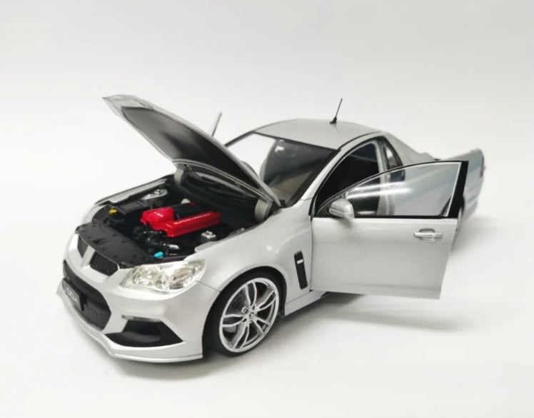 DDA - Holden VF Maloo R8 Ute (Silver) - 1:24 Scale