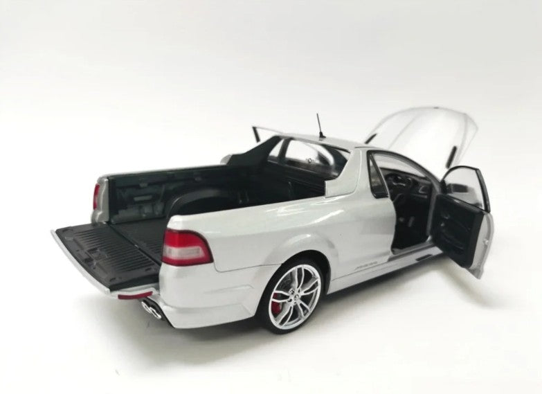 DDA - Holden VF Maloo R8 Ute (Silver) - 1:24 Scale