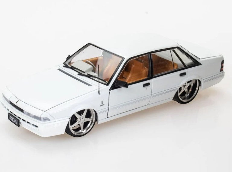 DDA - Holden VL Calais Custom (Metallic White) - 1:24 Scale