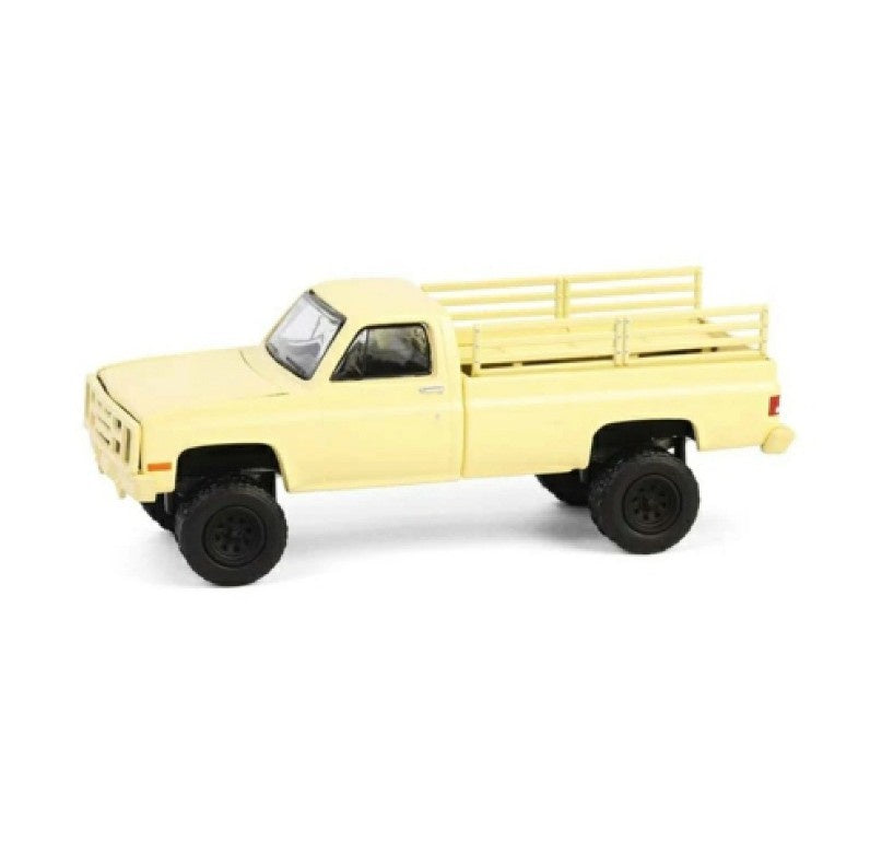 Greenlight - Battalion 64 Series 5 - 1986 Chevrolet M1008 'Desert Tan' - 1:64 Scale