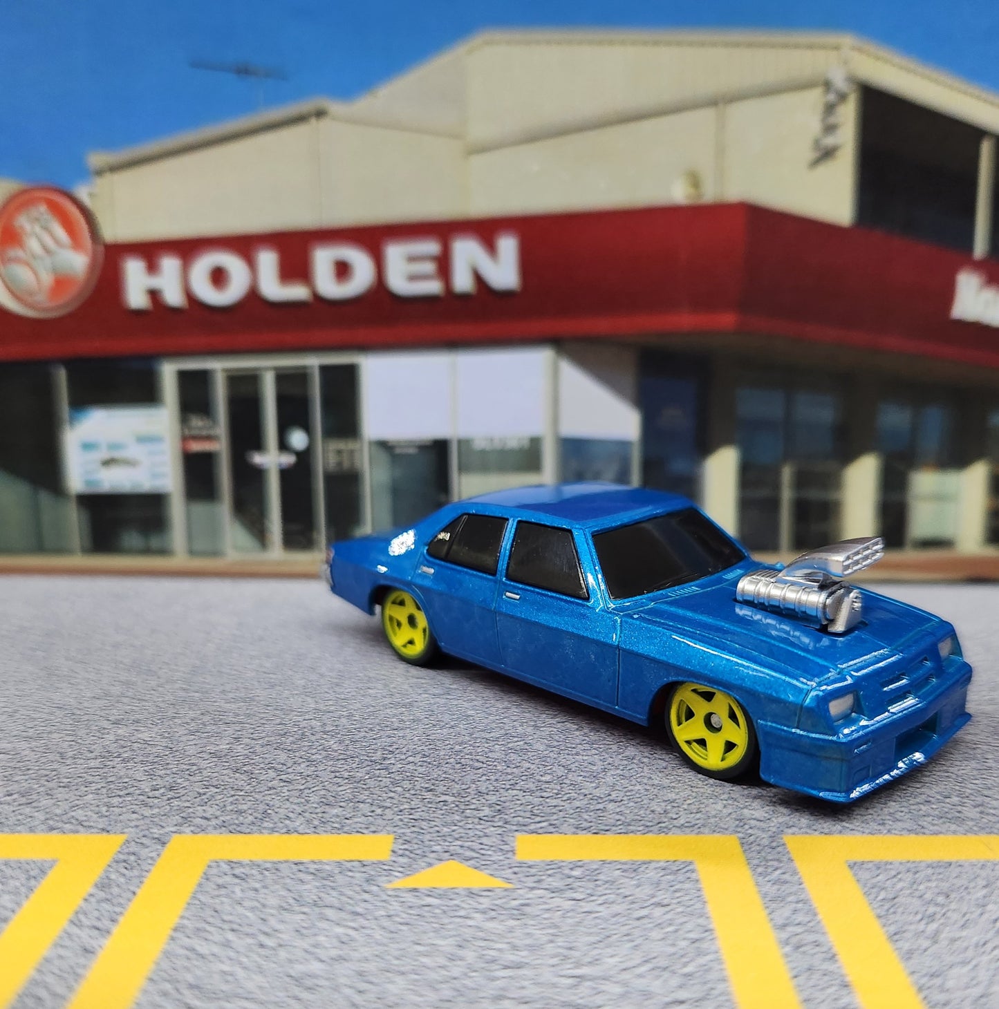 Oz Wheels - RedBellies (R1) - Holden HJ Sedan 'Blown with Monza Front' (Blue) - 1:64 Scale