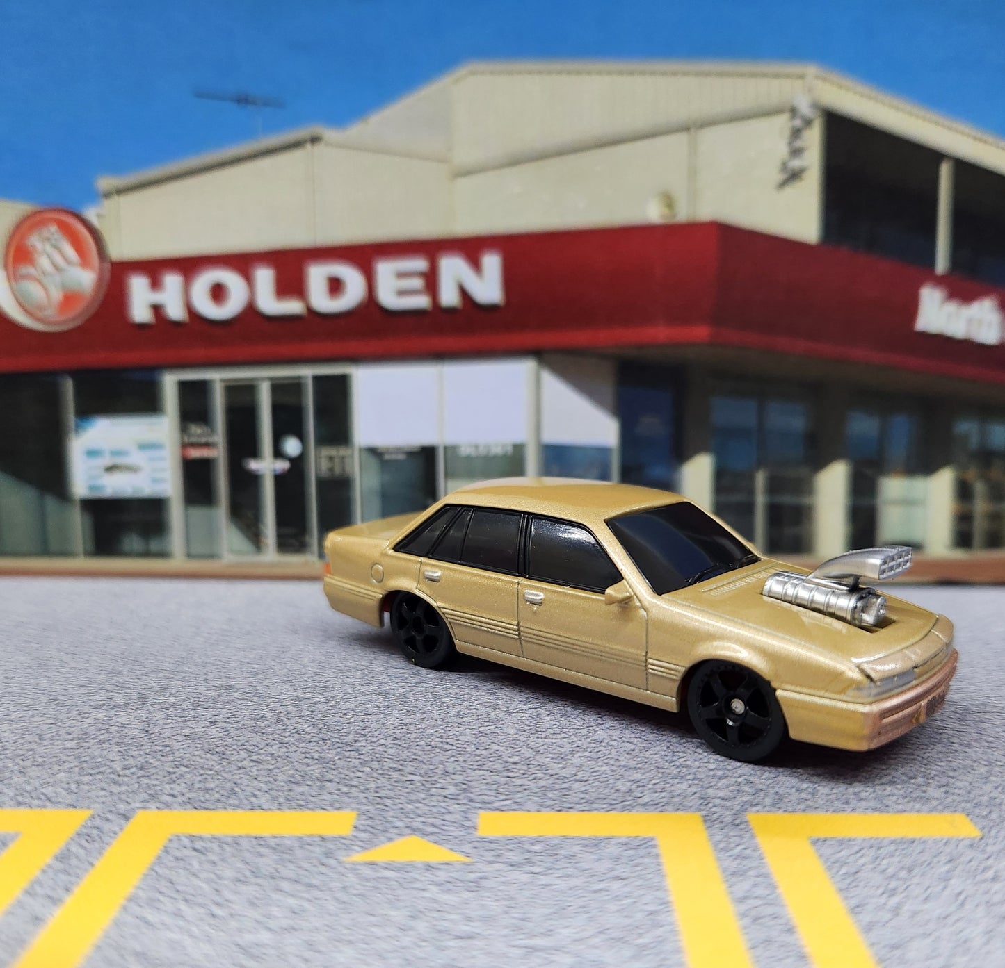 Oz Wheels - RedBellies (R1) - Holden VL Commodore Sedan 'Blown' (Platinum Gold) - 1:64 Scale