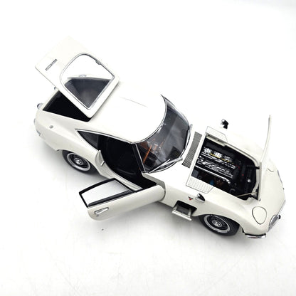 AUTOart - Toyota 2000GT White - 1:18 Scale