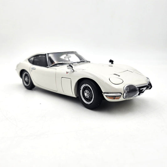 Autoart - Toyota 2000GT White - 1:18 Scale