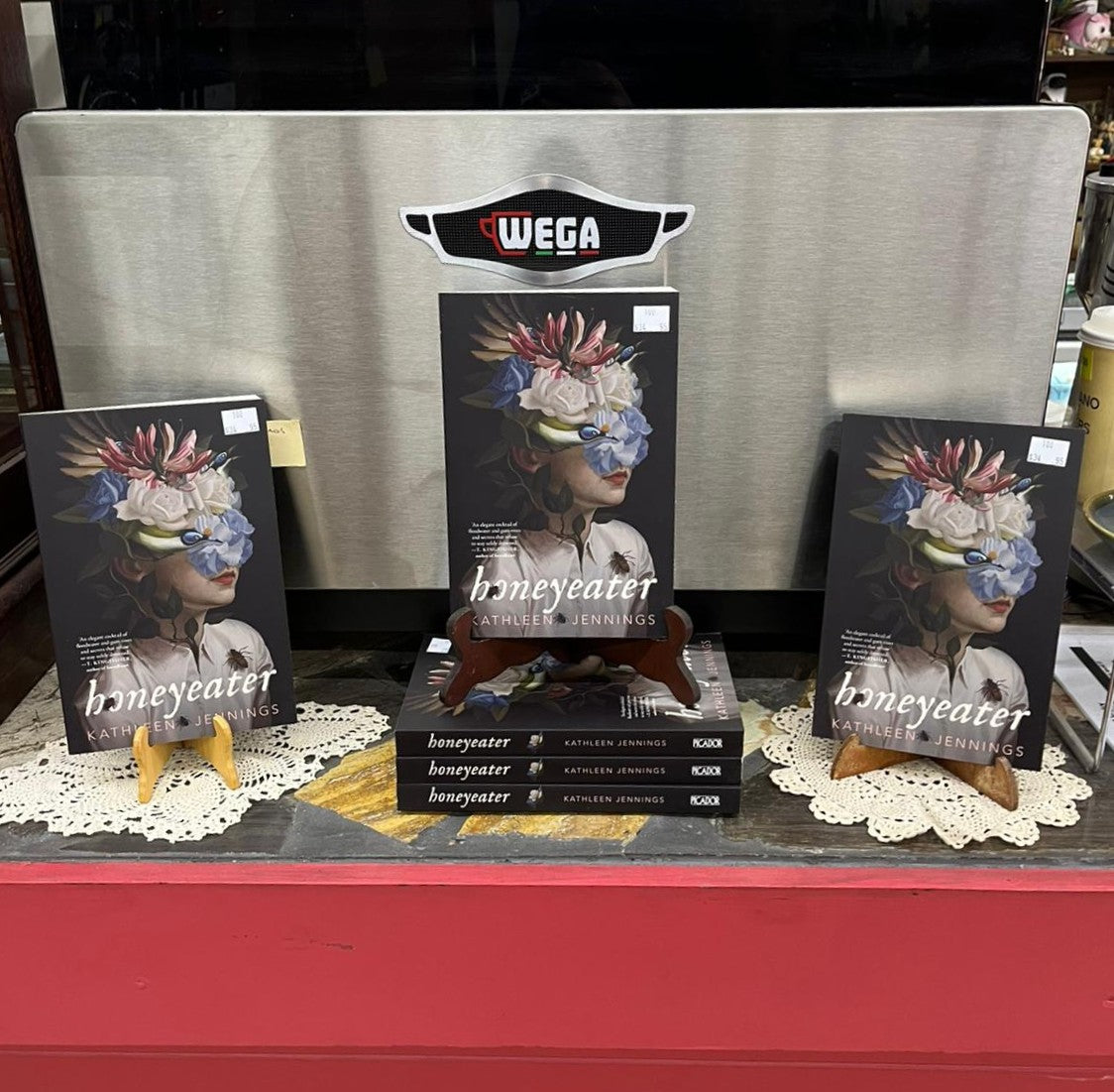 Paperback - Honeyeater, Kathleen Jennings - 260 Pages