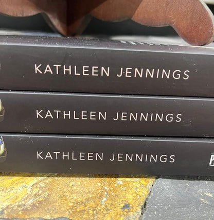 Paperback - Honeyeater, Kathleen Jennings - 260 Pages
