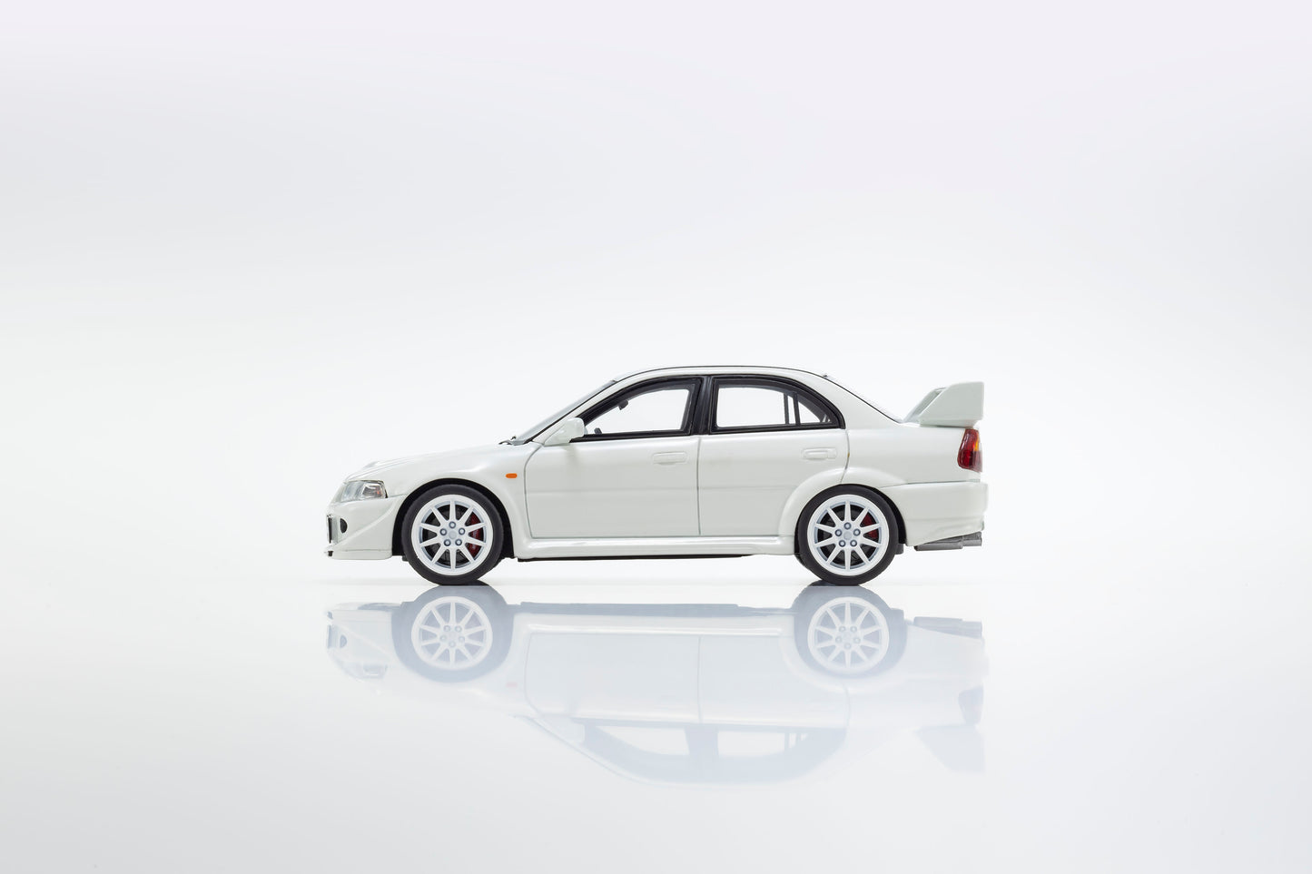 Kyosho - Mitsubishi Lancer Evolution VI - Tommi Makinen Edition - White