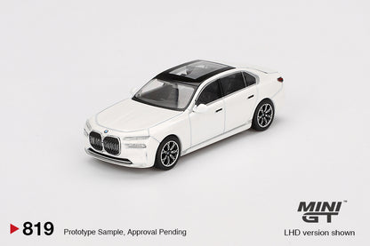 MiniGT - BMW i7 xDrive60 Mineral White - 1:64 Scale