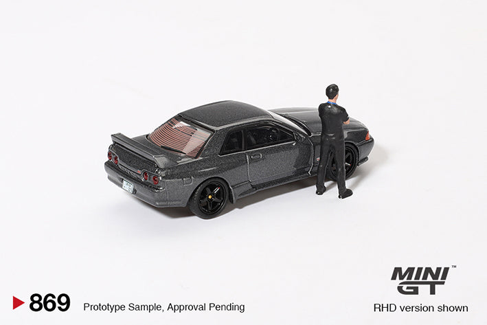 MiniGT - Nissan Skyline GT-R (R32) Gunmetal W/ Matsuda Figure (Tsugio Matsuda Collection)