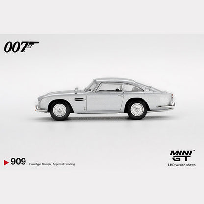MiniGT - 2006 Aston Martin DB5 'Casino Royale' 007 James Bond Series (Japan Blister)