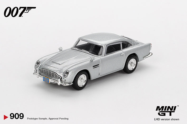MiniGT - 2006 Aston Martin DB5 'Casino Royale' 007 James Bond Series (Japan Blister)