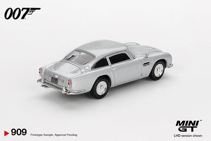 MiniGT - 2006 Aston Martin DB5 'Casino Royale' 007 James Bond Series (Japan Blister)