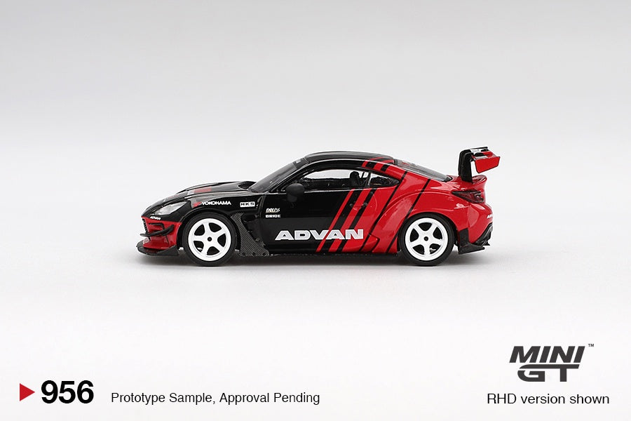 MiniGT - Toyota GR86 HKS TYPE R ADVAN 2022 Tokyo Auto Salon