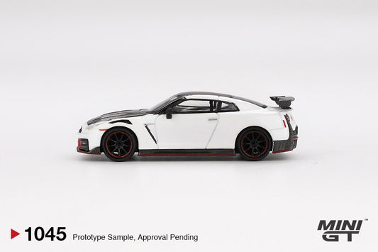 MiniGT - Nissan GT-R Nismo 2024 (Brilliant White Pearl) - 1:64 Scale