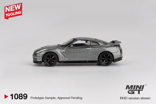 MiniGT - Nissan GT-R 2013 Dark Metal Gray (NISMO R35 CRS Version)