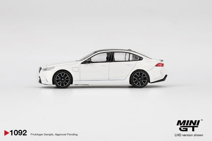 MiniGT - 2025 BMW M5 (G90) - Alpine White