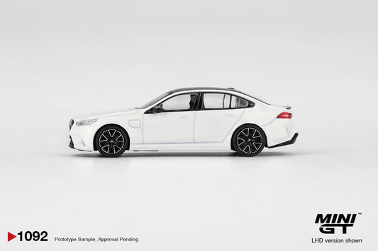 MiniGT - 2025 BMW M5 (G90) - Alpine White