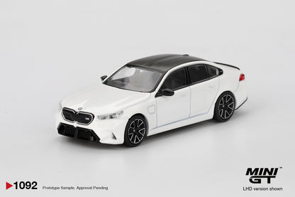 MiniGT - 2025 BMW M5 (G90) - Alpine White