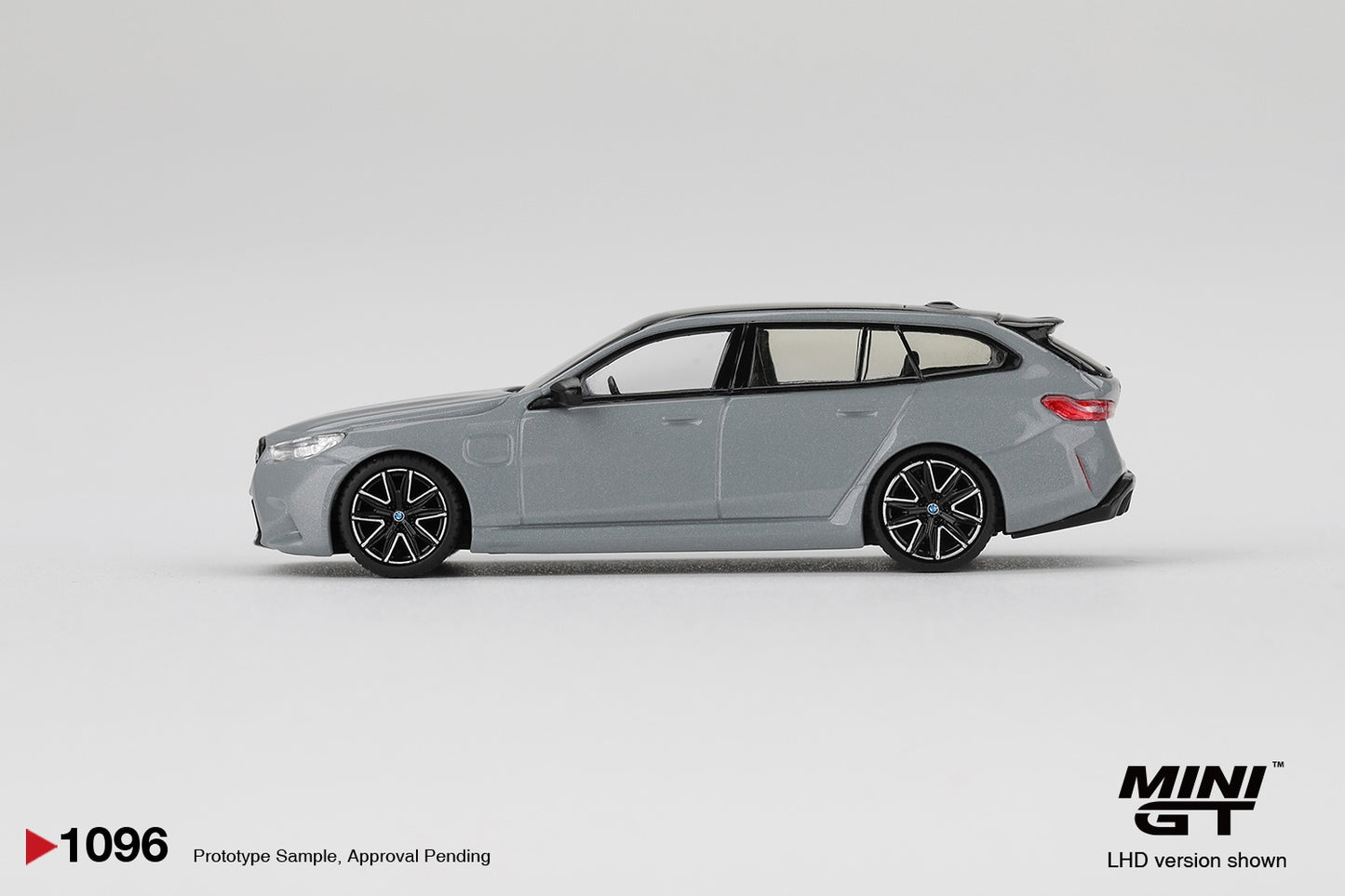 MiniGT - 2025 BMW M5 (G99) Touring - Brooklyn Grey Metallic