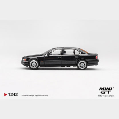 MiniGT - 1999 BMW 750il (E38) Black Sapphire