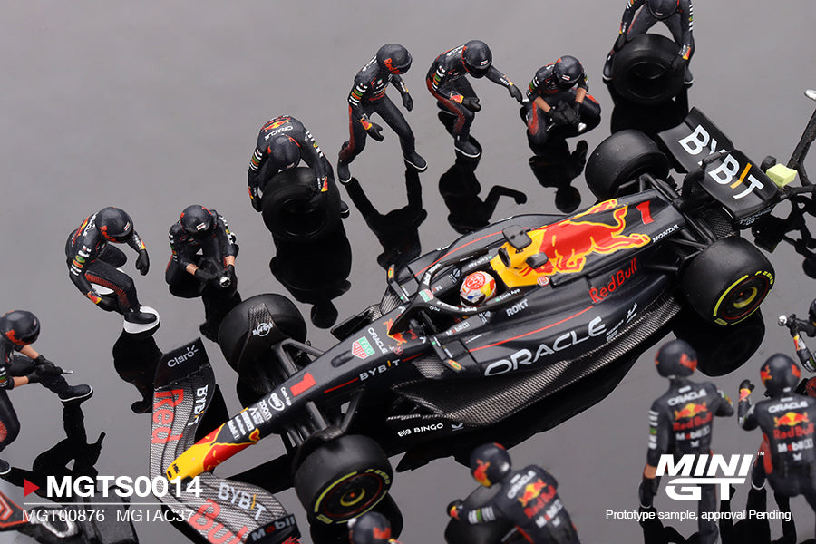 MiniGT - Oracle Red Bull Racing RB19 #1 Max Verstappen 2023 Japan GP and Pit Crew Set