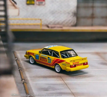 Tarmac Works - Volvo 240 Turbo Thai Group A Championship Bira Circuit Pattaya Winner 1988 - 1:64 Scale