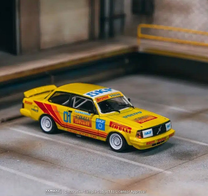 Tarmac Works - Volvo 240 Turbo Thai Group A Championship Bira Circuit Pattaya Winner 1988 - 1:64 Scale