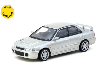Tarmac Works - Mitsubishi Lancer GSR Evolution Silver (With Cards) - 1:64 Scale