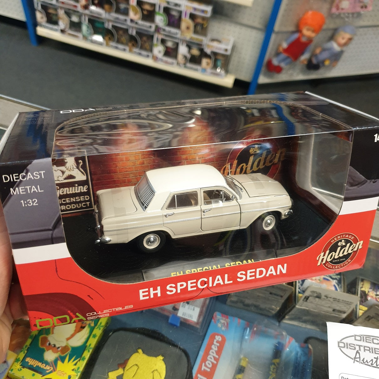 DDA Holden Special Sedan in Windorah Beige w/White Roof 1:32 Scale