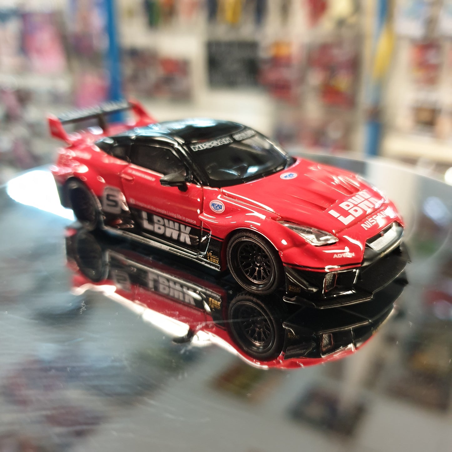 MiniGT - LB-Silhouette Works GT Nissan 35GT-RR Ver.1 Red/Black