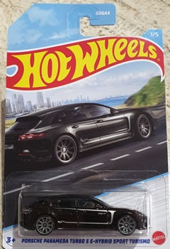 Hot Wheels Luxury Sedans - Porsche Panamera Turbo S E-Hybrid Sport Turismo