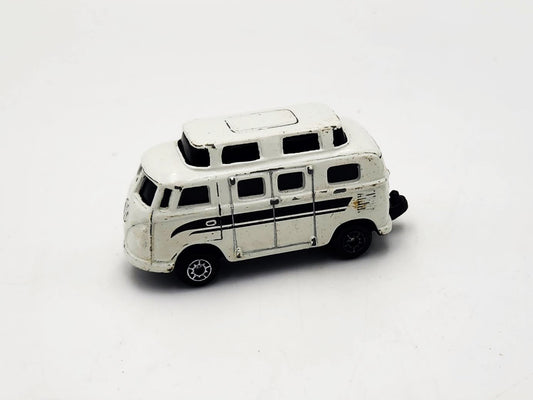 Uncarded - Maisto - VW Camper (White)