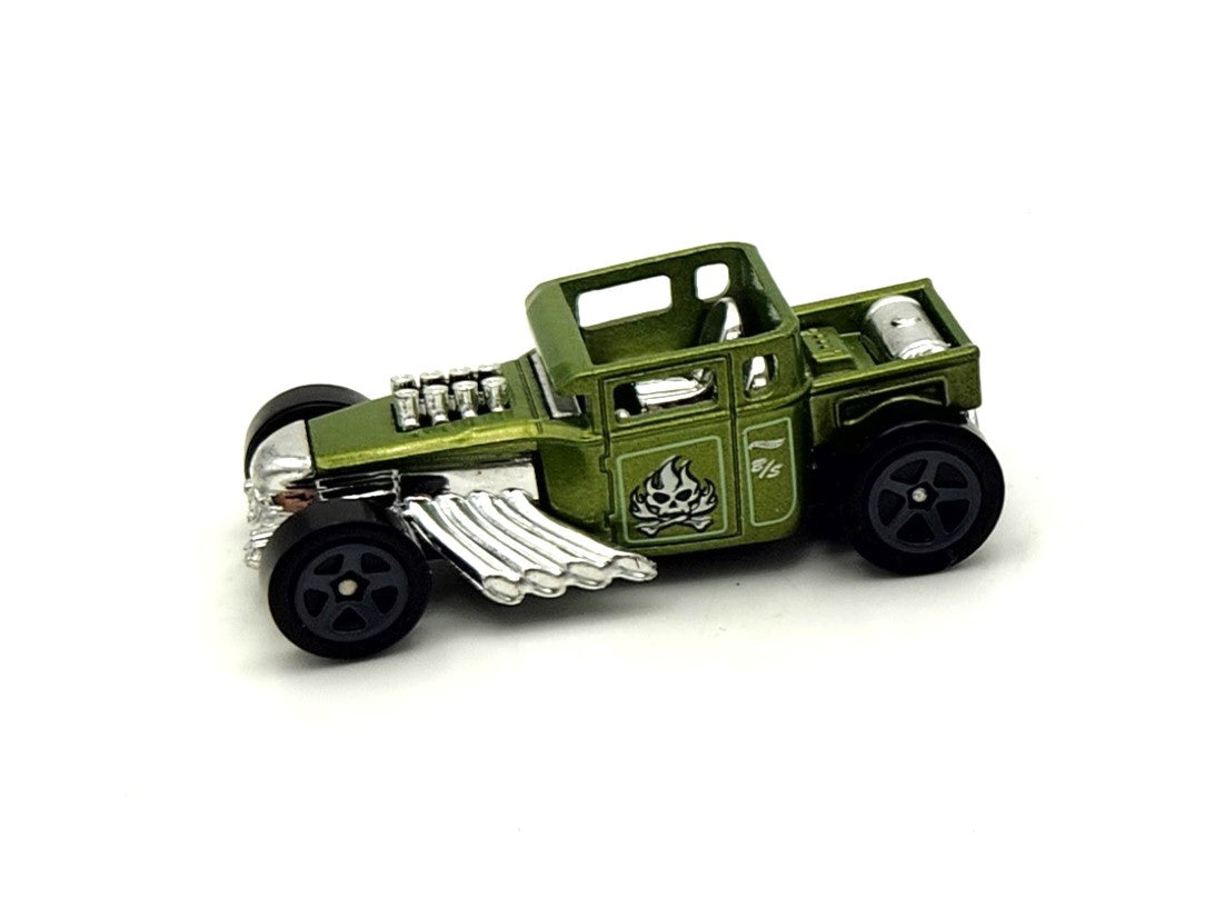 Uncarded - Hot Wheels - 'Bone Shaker' Skull Green