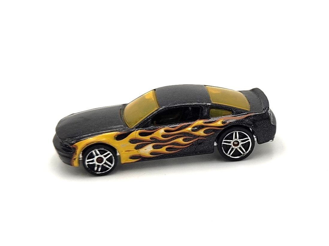 Uncarded - Hot Wheels - 2005 Ford Mustand GT Flames