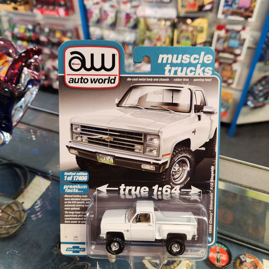 Auto World 2022 R1 Vers. B Premium Series - 1986 Chevy Silverado K10 Stepside