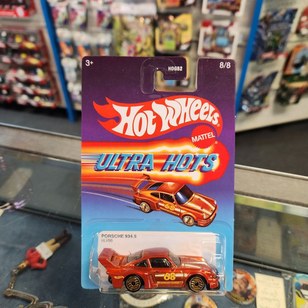 Hot Wheels 'Ultra Hots' - Porsche 934.5 #68