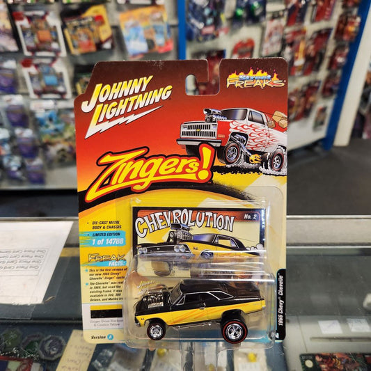 Johnny Lightning - 2021 Street Freaks R4 Vers. A - 1966 Chevrolet Chevelle (Zinger)