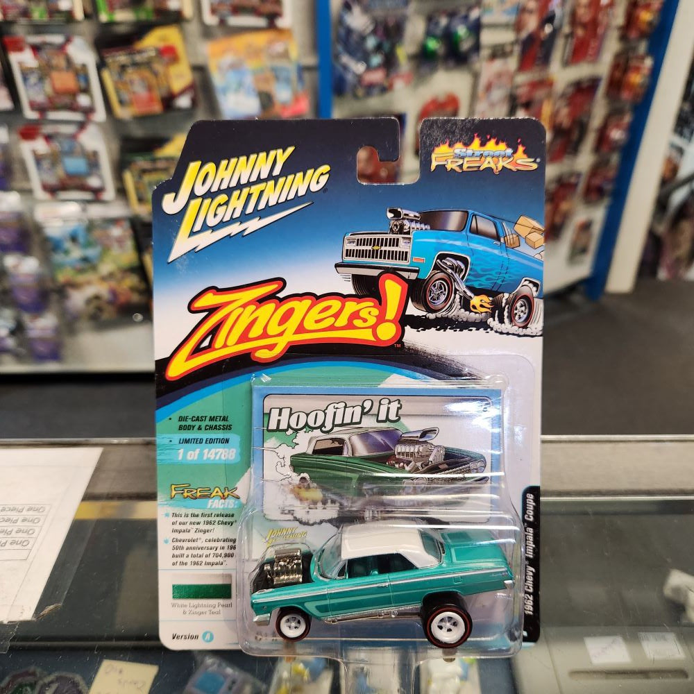 Johnny Lightning - 2021 Street Freaks R4 Vers. A - 1962 Chevrolet Impala Coupe (Zinger)