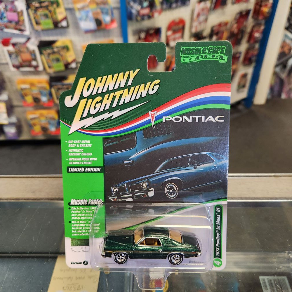 Johnny Lightning - 2022 Muscle Cars USA R2 Ver A - 1973 Pontiac Le Mans GT