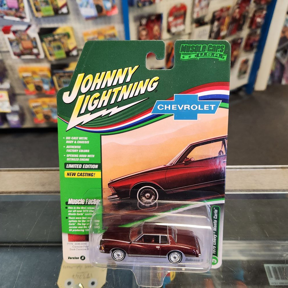 Johnny Lightning - 2022 Muscle Cars USA R2 Ver A - 1979 Chevy Monte Ca ...