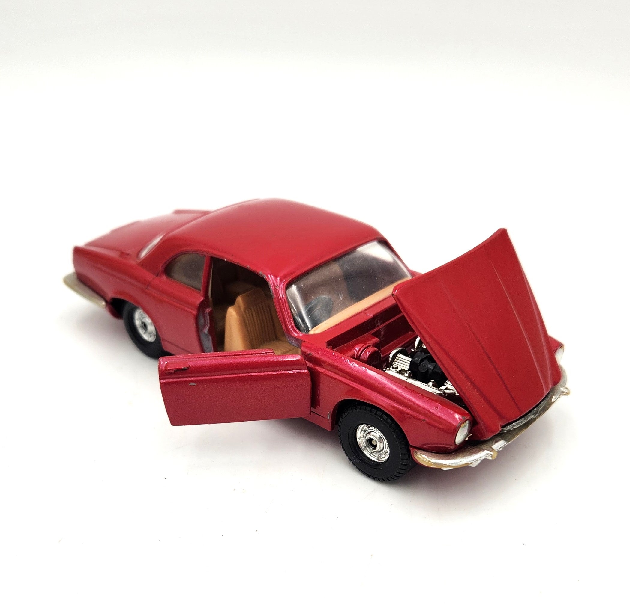 Corgi - Jaguar XJ12C (Red) - 1:43 Scale – Relove Oxley - Vintage