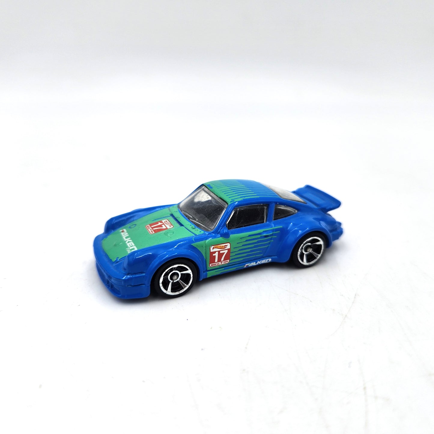 Uncarded - Hot Wheels - Porsche 934 Turbo RSR 'Falken #17'