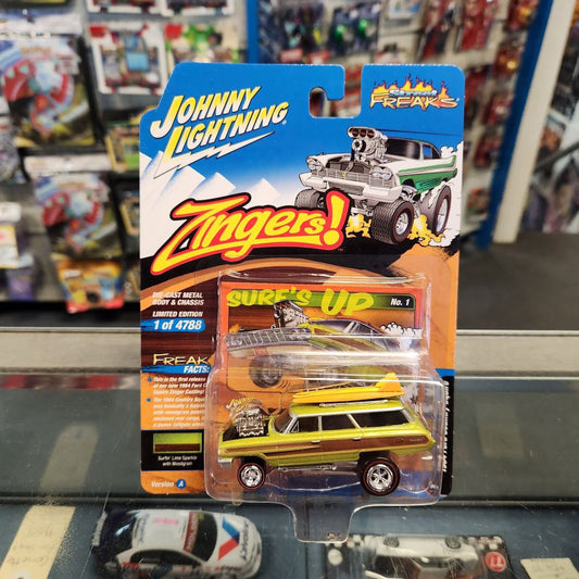 Johnny Lightning - 2023 Street Freaks R1 Vers. A - 1964 Ford Country Squire