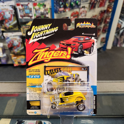 Johnny Lightning - 2023 Street Freaks R1 Vers. A - 1932 Ford Hiboy