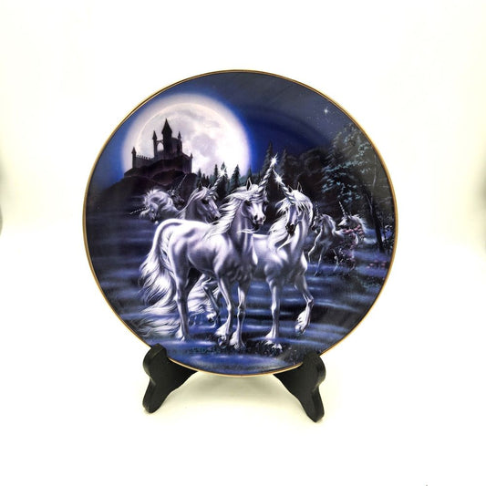 Franklin Mint / Royal Doulton 'Gathering of the Unicorns' Decorative Plate - 21cm