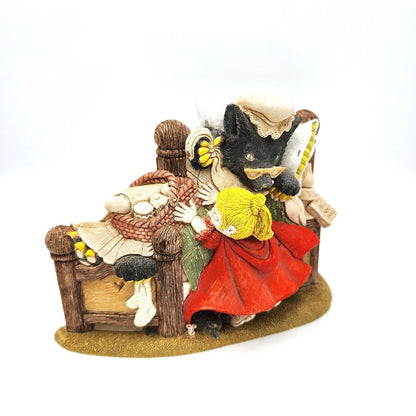 Lilliput Lane 'Little Red Riding Hood' - 13cm