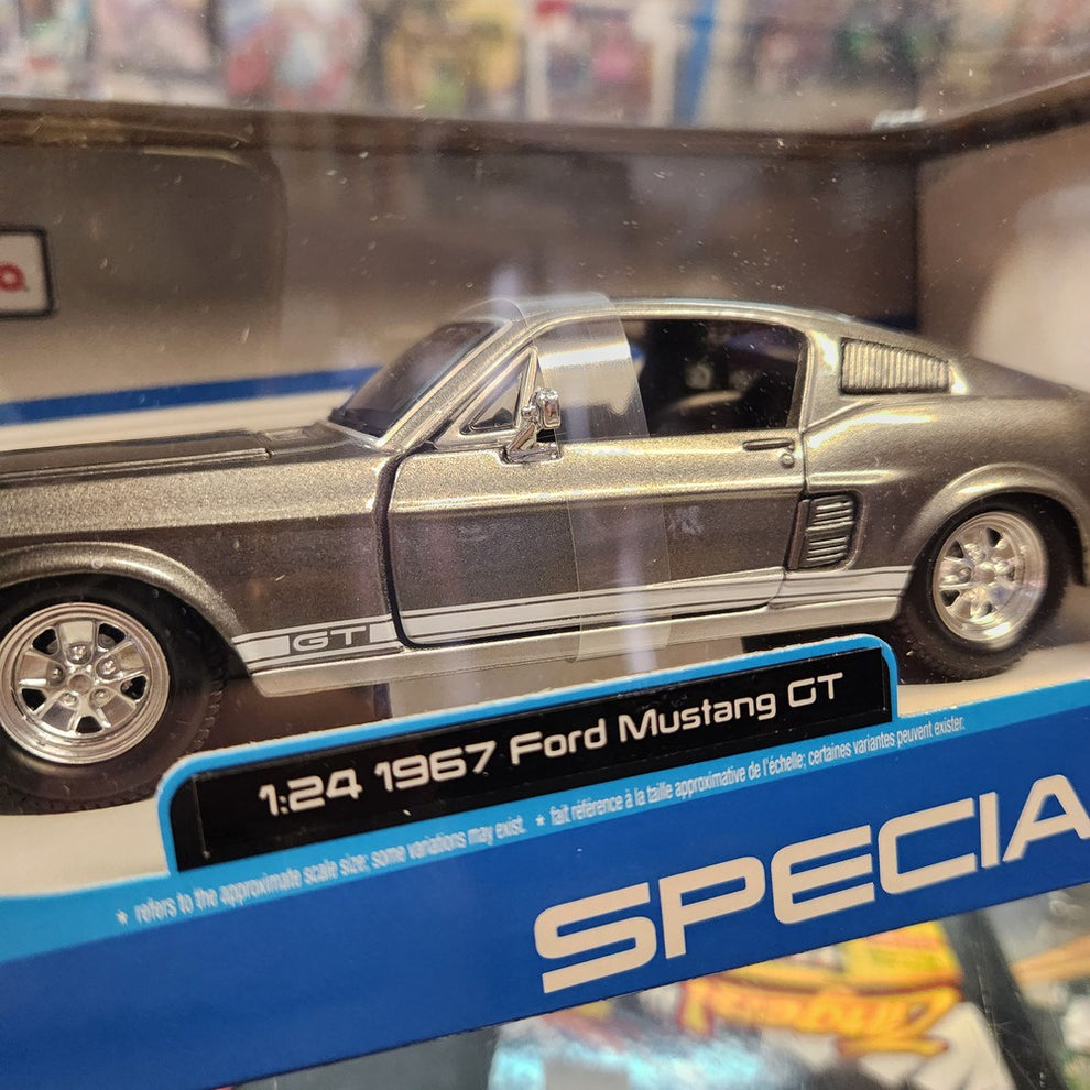 Maisto 1967 Ford Mustang GT Cherry Red 1:24 Scale Diecast Car Collectible Model main image 0