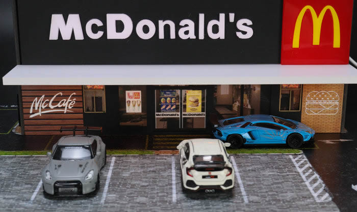 For 1:64 Scale Diecast Cars Fast Food Diorama and Parking Lot for